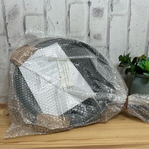 Gold Coast Round Cast Iron Grill Pan with Wooden Handles - Black